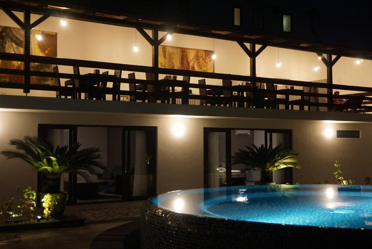 Hotel 14 Palms à Uluwatu Extérieur photo